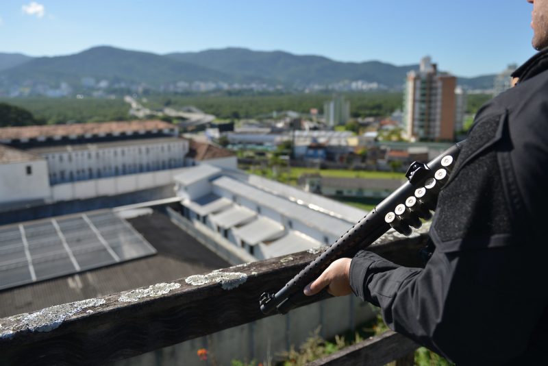 Três detentos fugiram da Penitenciária de Florianópolis no domingo (8)