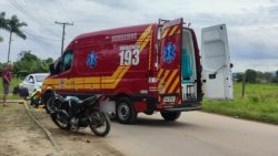 motociclista-e-encaminhado-ao-hospital-apos-colisao-com-carro