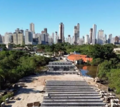 obras-de-ponte-sobre-o-rio-pereque-avancam-com-instalacao-de-vigas-no-vao-central